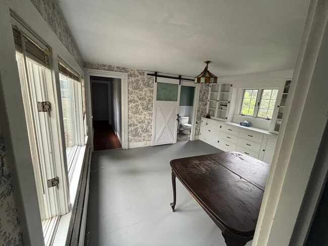 Building Photo - 58 Springhill Ave