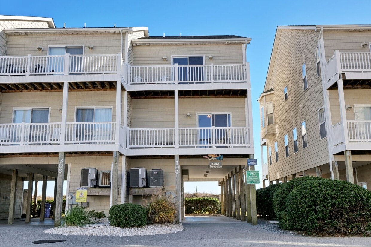 Primary Photo - 306 Sea Star Cir