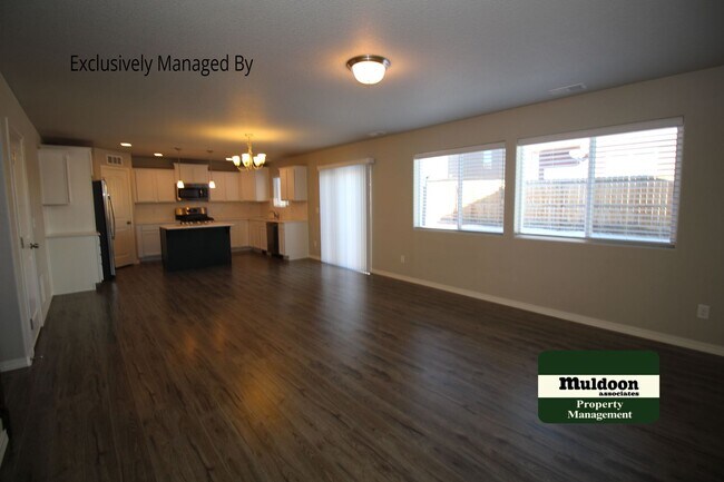 Foto del edificio - This three-bedroom home Available Now!