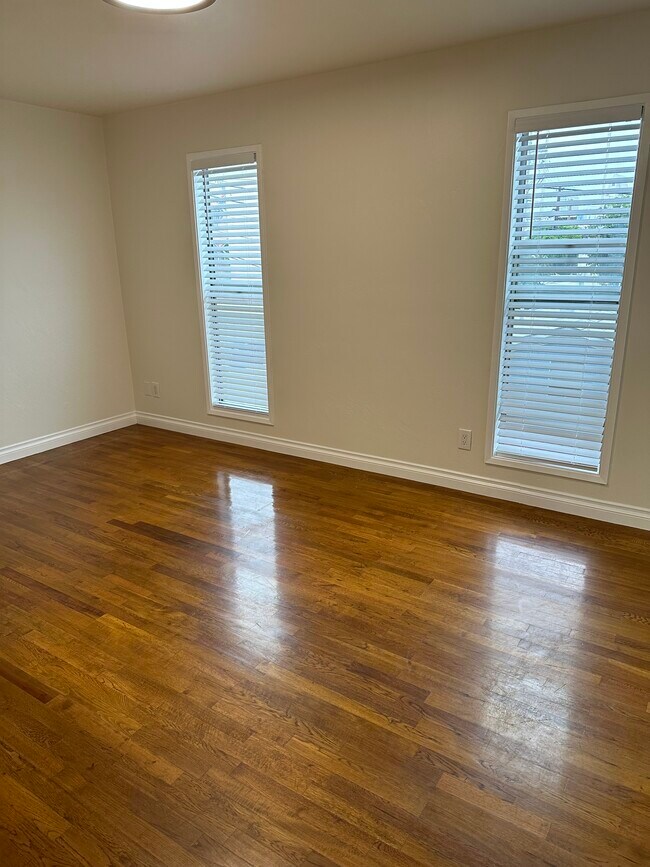 Building Photo - 230 C Ave