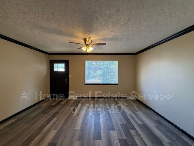 Foto del edificio - 1245 N Drury Ave