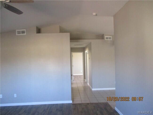 Building Photo - 3556 N Willow Rd