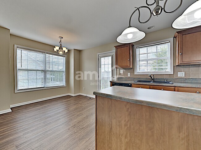 Foto del edificio - 5523 Golden Gate Rd