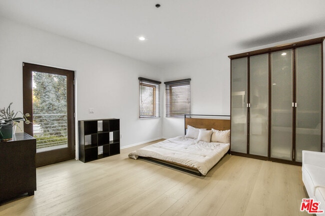 Building Photo - 1929 N Curson Ave