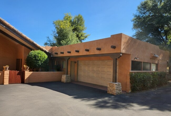 Building Photo - 9006 Old Castle Rd