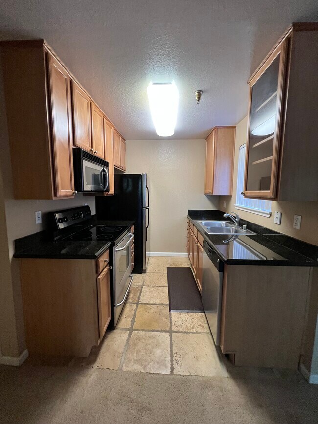 Cocina - 880 E Fremont Ave