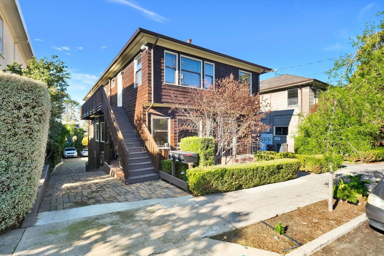 Primary Photo - 1514 Walnut St