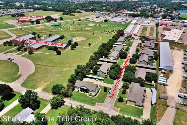 Building Photo - 143-149 Bentwood Dr