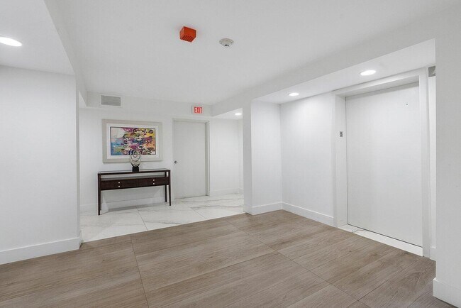 Foto del edificio - 3407 S Ocean Blvd