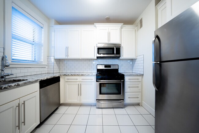 Building Photo - 420 E Armour Blvd