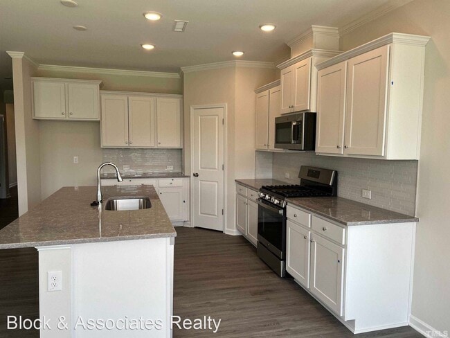 Building Photo - 4 br, 3 bath House - 262 Streamliner Boule...