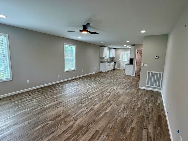 Foto del edificio - 949 Indian Hills Rd