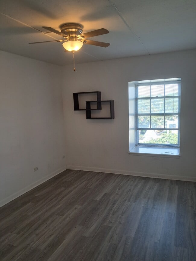 Building Photo - 5125 Blodgett Ave