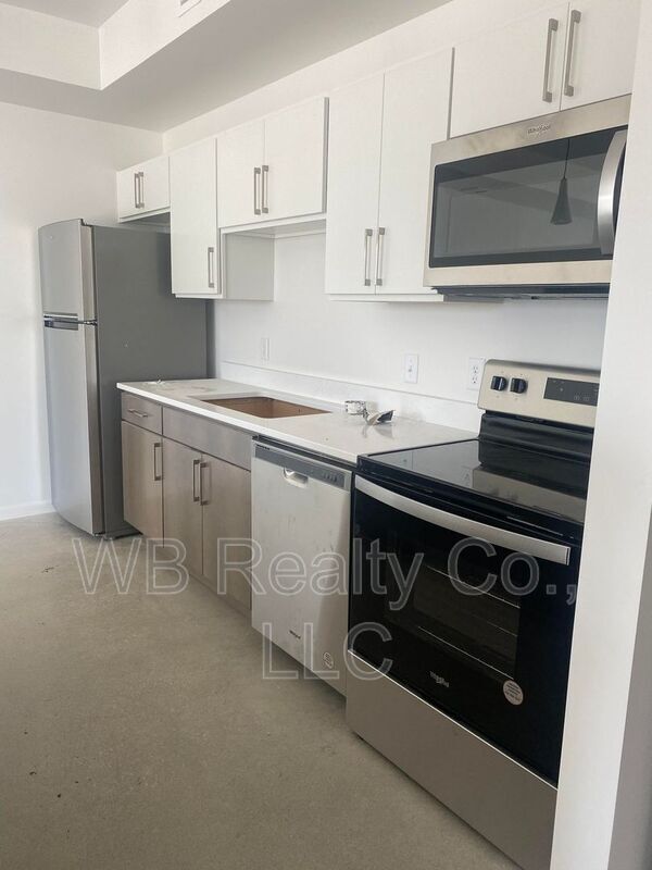 Primary Photo - 315 5th St