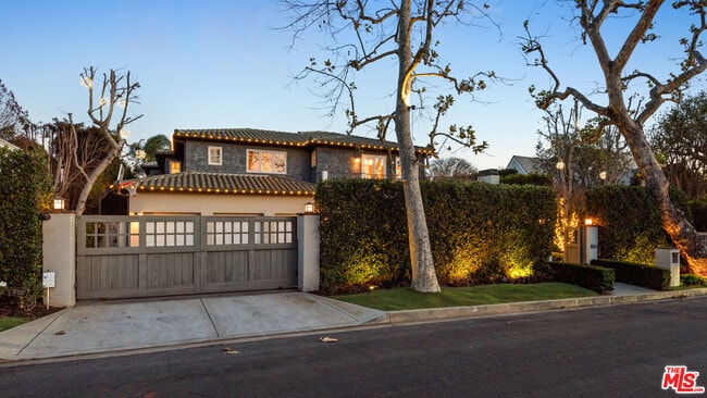 Building Photo - 1064 Amalfi Dr