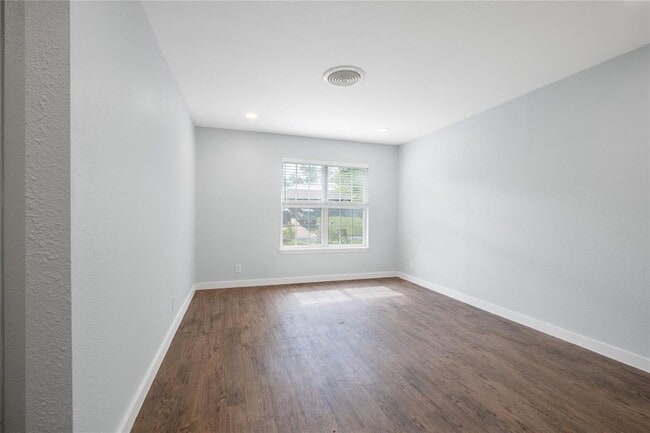 Building Photo - 5504 Coventry Ln