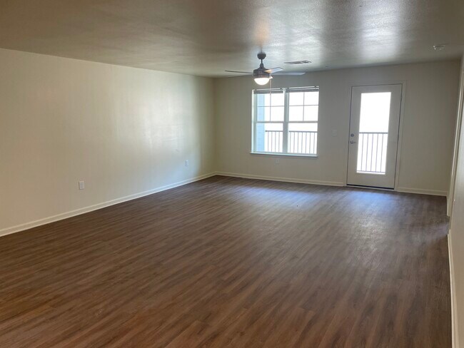 2bdr Living/Dining - Hunters Mill