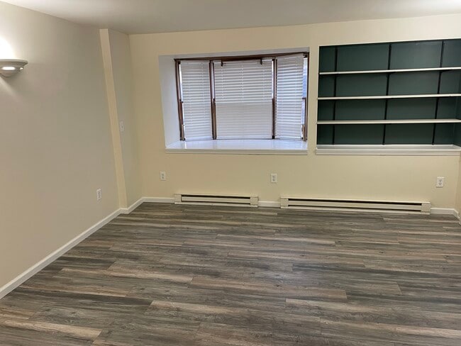 Building Photo - 224 Mill St