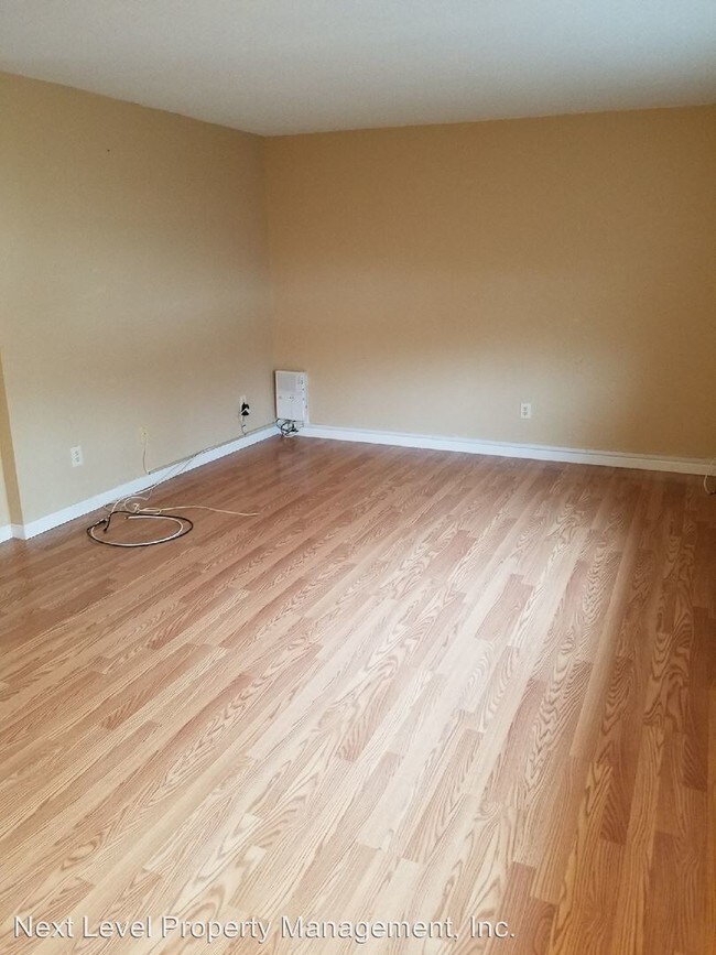 Building Photo - 3 br, 1.5 bath House - 7 Hudson Heights