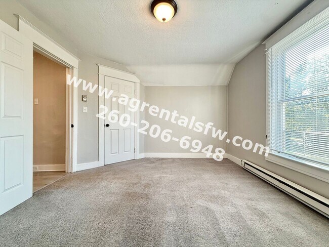 Building Photo - 912 3rd St