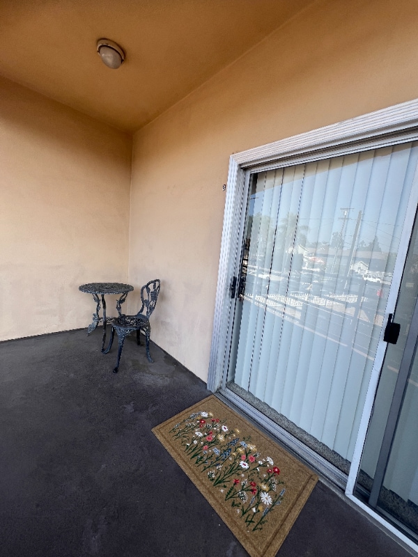 Building Photo - 5822 Kingman Ave