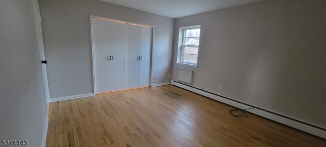 Foto del edificio - 138 Roseland Ave