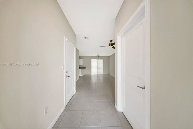 Foto del edificio - 11108 W 33rd Way
