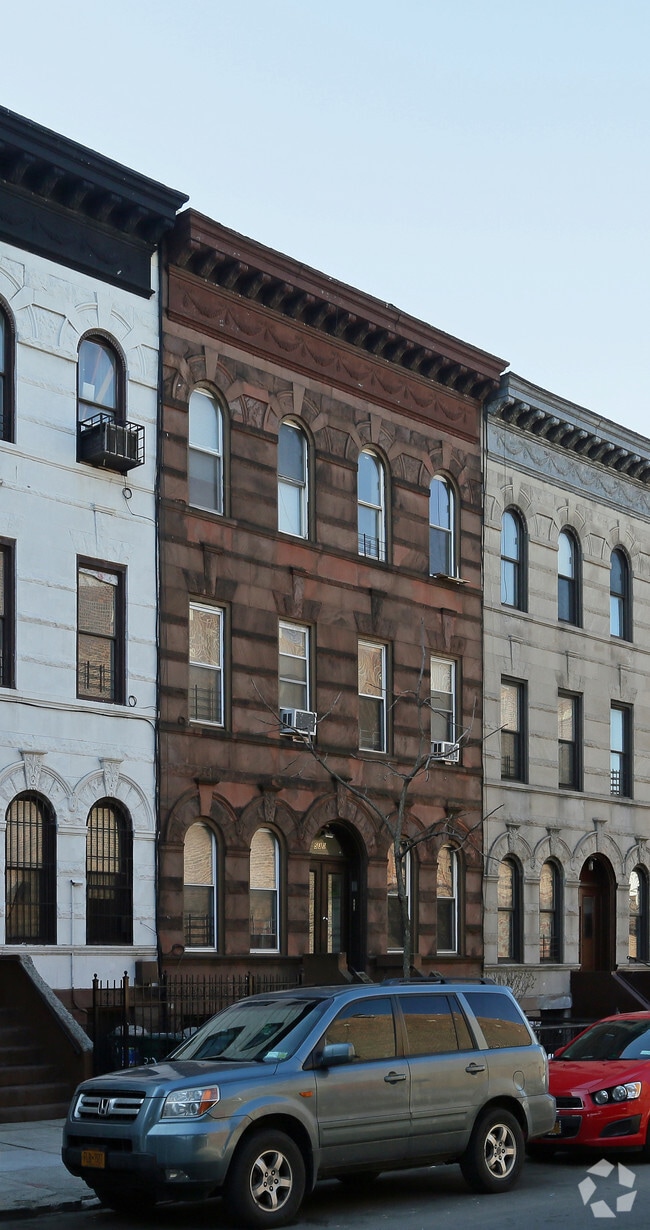 Building Photo - 530 Chauncey St