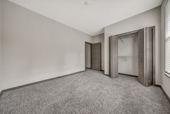 Building Photo - Avellan Springs Apartments