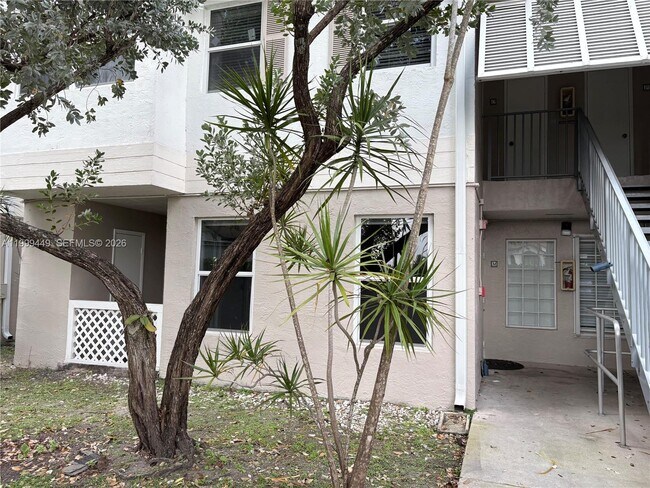 Foto del edificio - 17565 NW 67th Pl