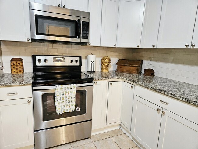 Foto del edificio - 1330 White Oak Dr