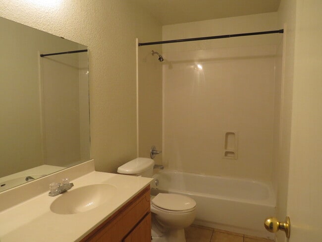 Bathroom - 1408 Natchez Trail