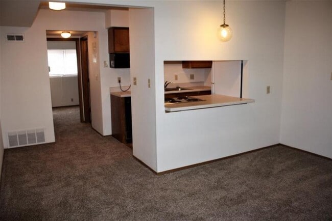 Building Photo - Shannon Plaza Apartments