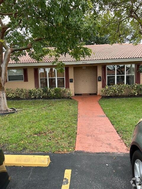 Building Photo - 7950 NW 37th Dr