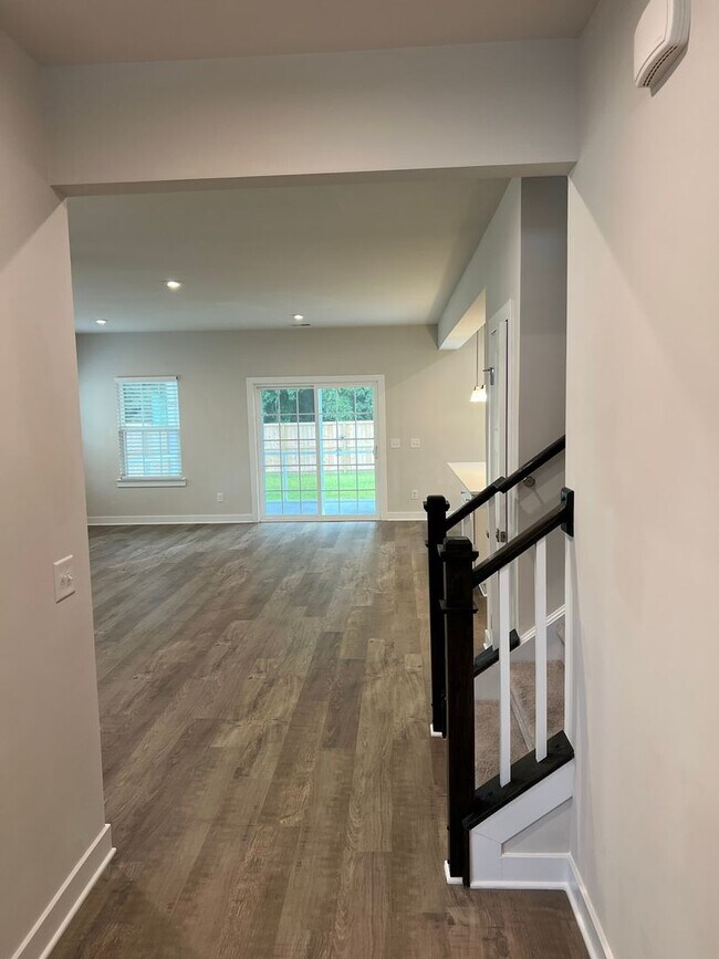 Foto del edificio - 125 Country Oaks Ln