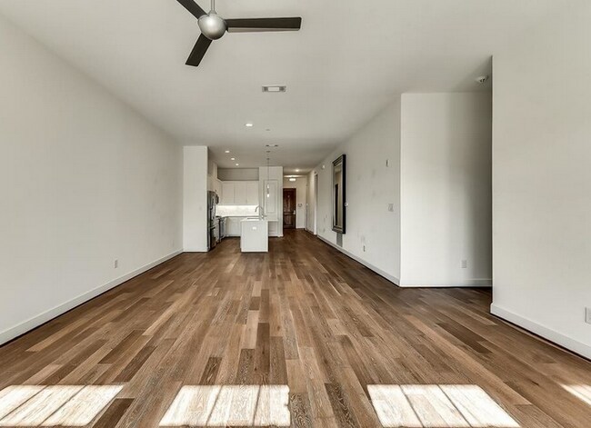 Foto del edificio - 5001 Meridian Ln