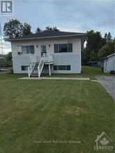 Building Photo - 2540 Mer-Bleue Rd