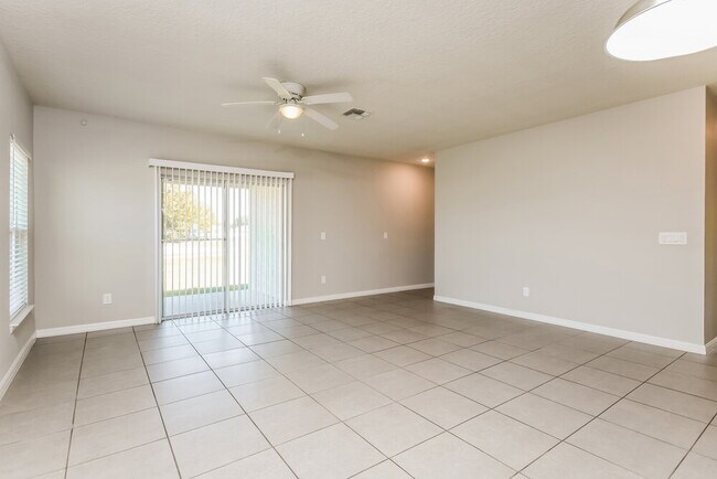 Foto del edificio - 501 Elbridge Pl