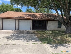 Building Photo - 1013 Kathey Dr