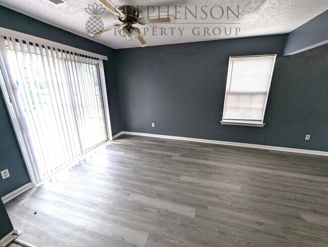 Foto del edificio - 1129 Waverly Pl Dr