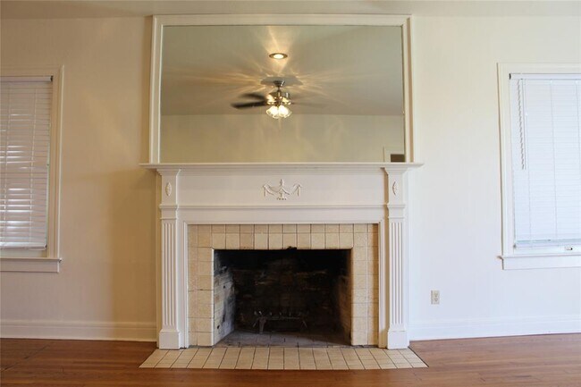 Foto del edificio - 2309 Shoal Creek Blvd