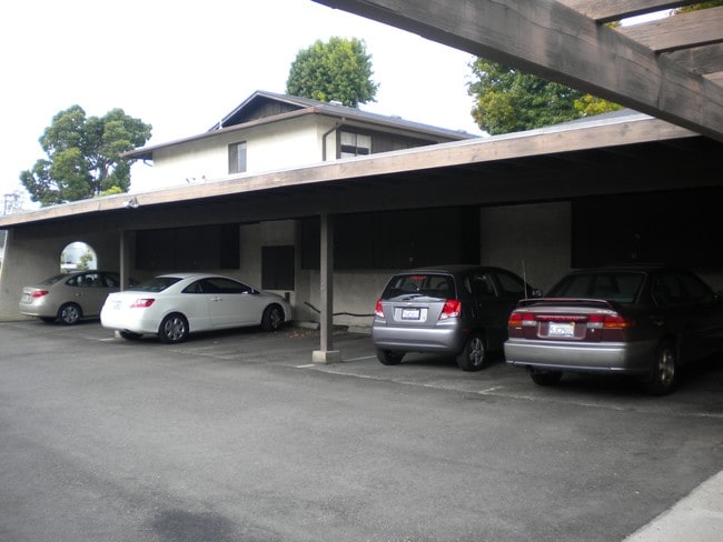 Building Photo - Sand Dollar Garden Apartments