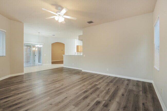 Foto del edificio - 1635 Regal Mist Loop