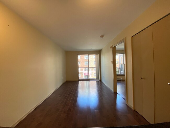 Foto del edificio - 1 Bed 1 Bath Condo in Seattle - Includes P...