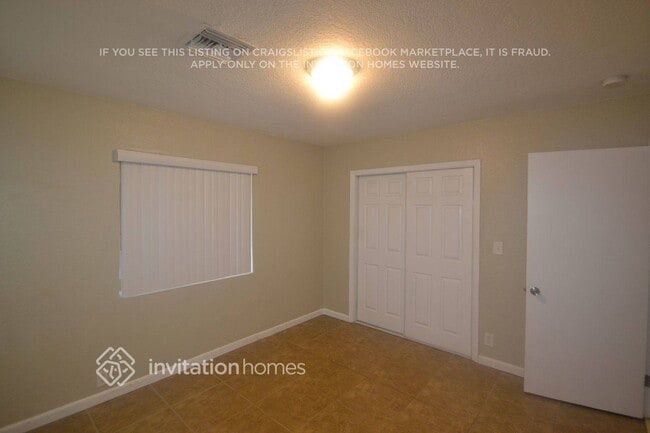 Foto del edificio - 2464 SW 8th St