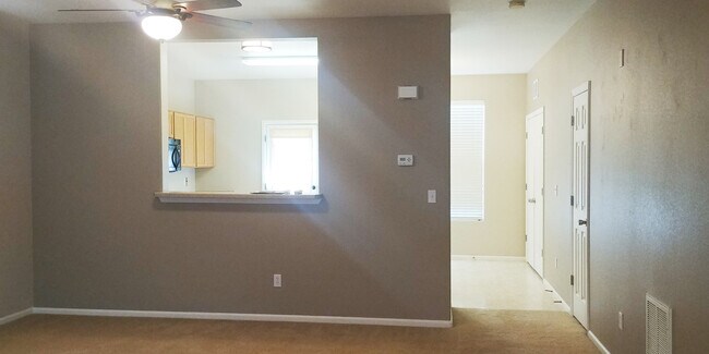 Foto del edificio - Cross Creek Townhome - 3 Bedroom 3 Bath to...