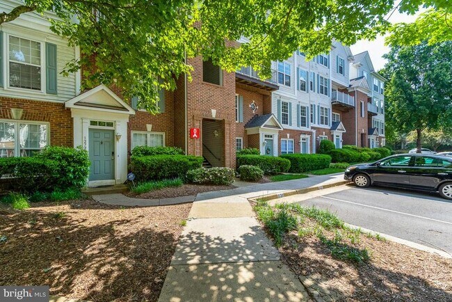Building Photo - 12729 Fair Crest Ct