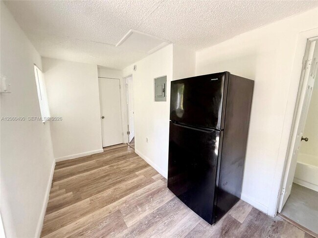 Foto del edificio - 2160 NW 29th St