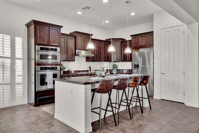 Foto del edificio - 20465 W Ridge Rd