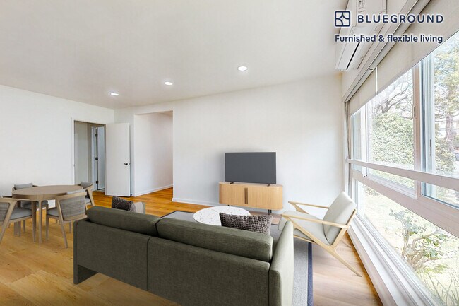 Building Photo - 7949 Romaine St